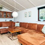 Casa de Férias 4 Star Holiday Home In Romo
